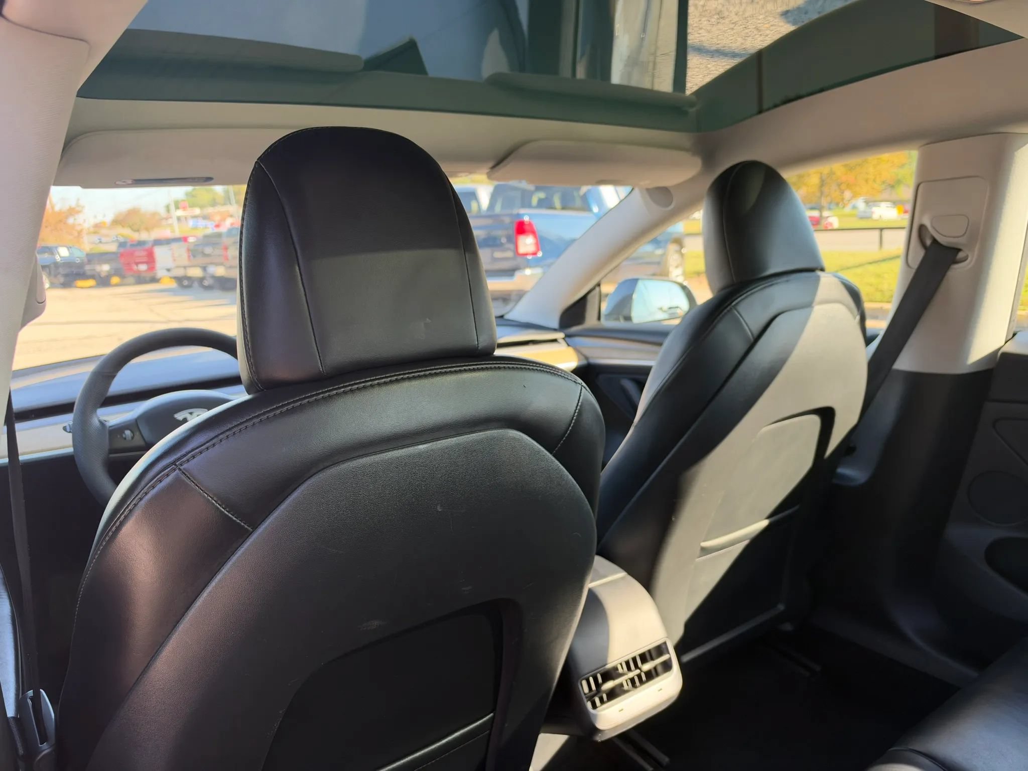 Used 2022 Tesla Model 3 Standard Range RWD image 11
