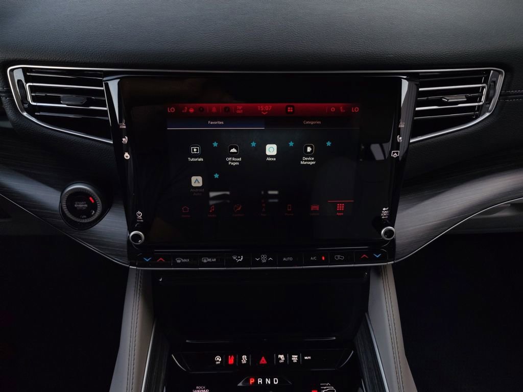 Used 2024 Jeep Wagoneer L Series III image 8