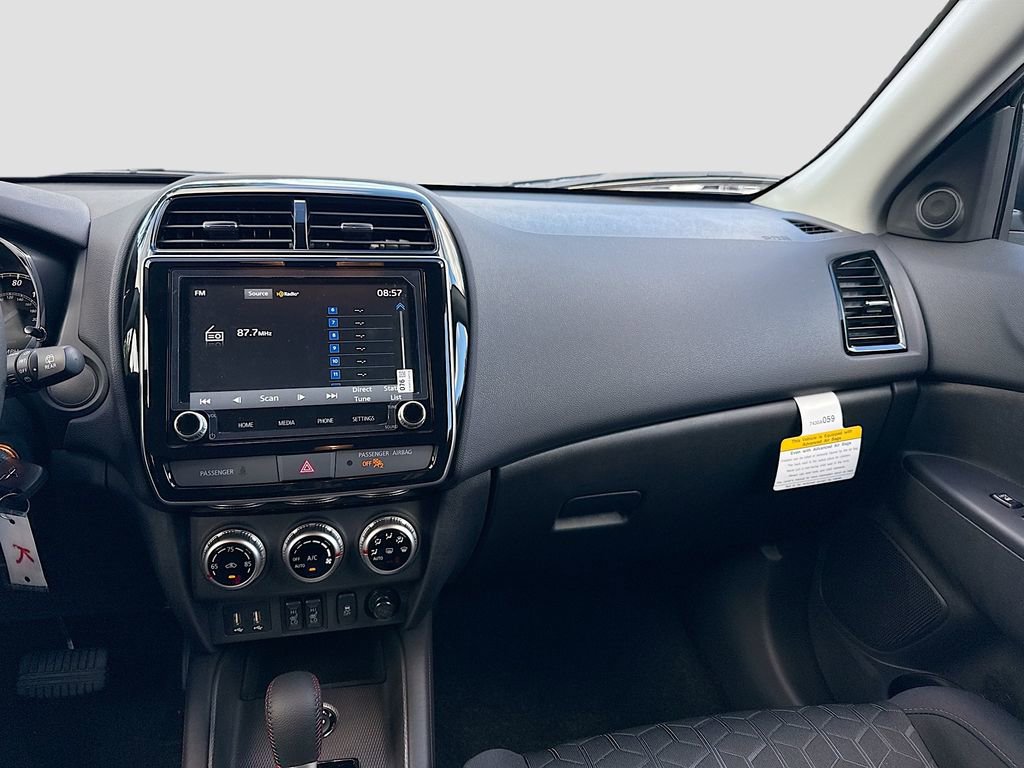 Used 2025 Mitsubishi Outlander Sport LE image 24