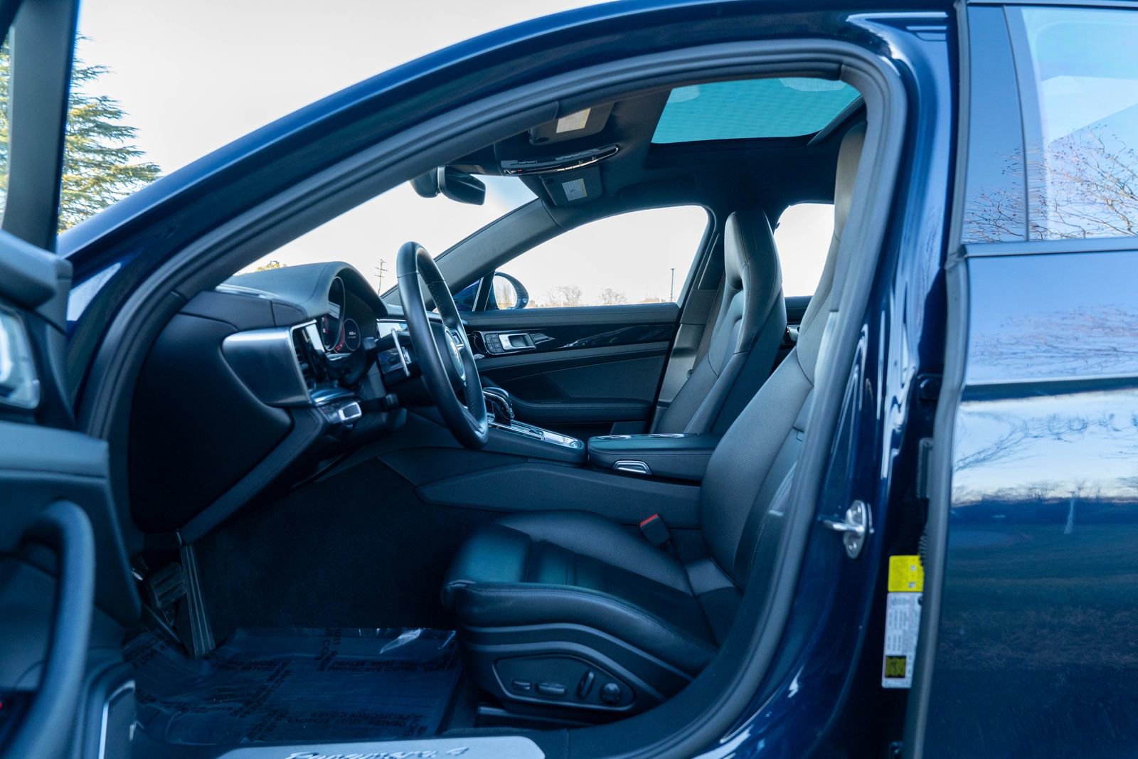 Certified 2022 Porsche Panamera 4 w/ Premium Package image 24