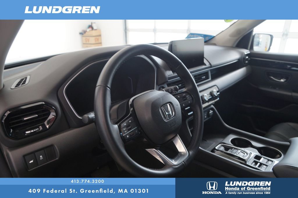 Used 2025 Honda Pilot EX-L image 11