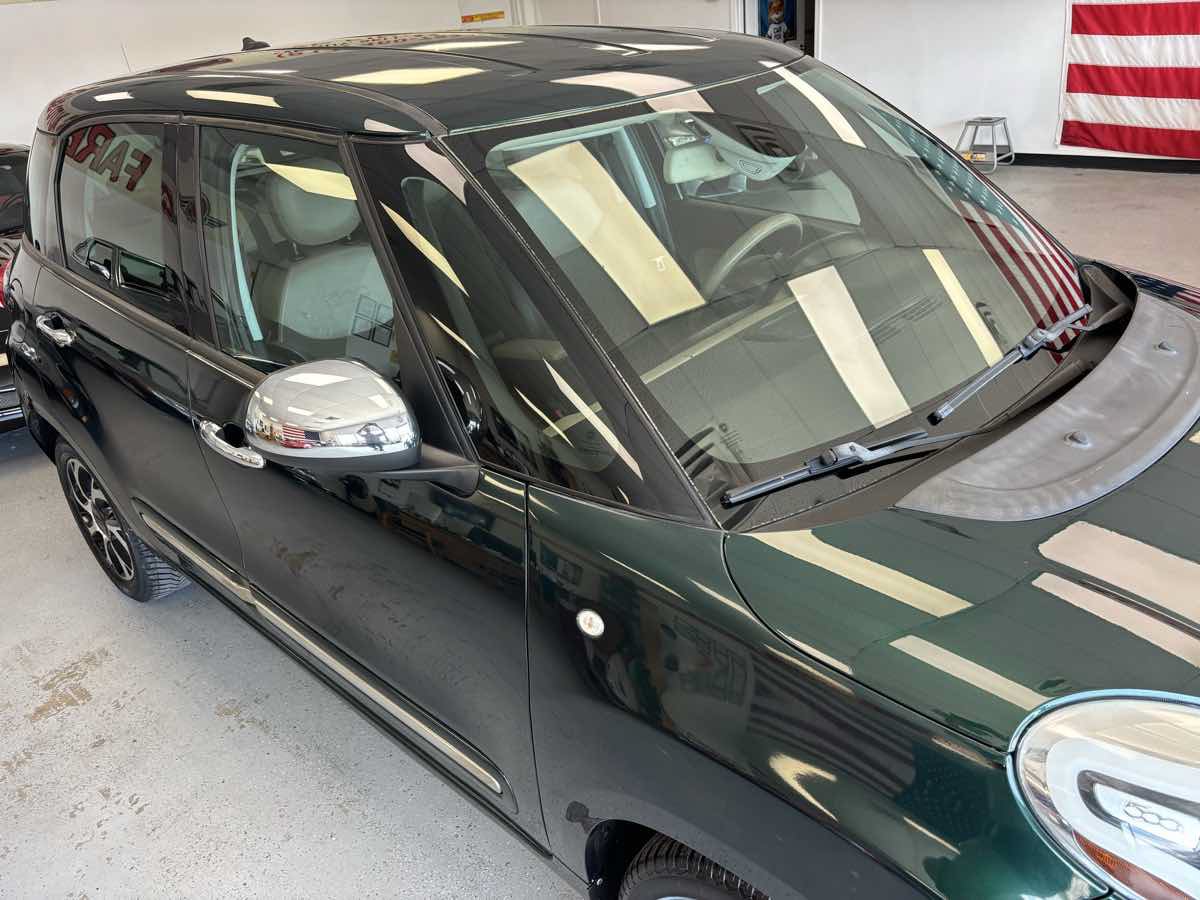 Used 2014 FIAT 500L Lounge FWD image 4
