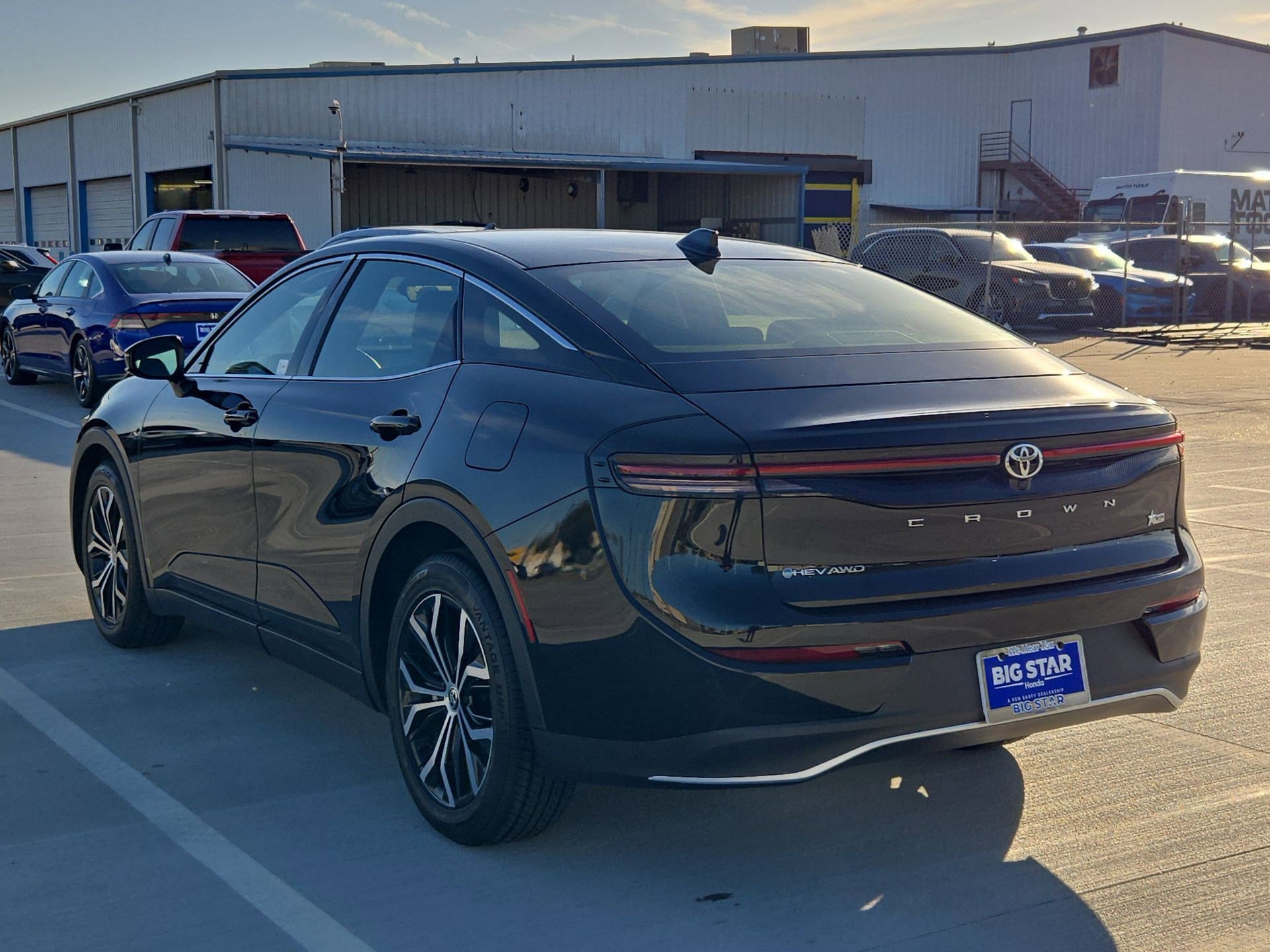 Used 2025 Toyota Crown XLE AWD/4WD image 6