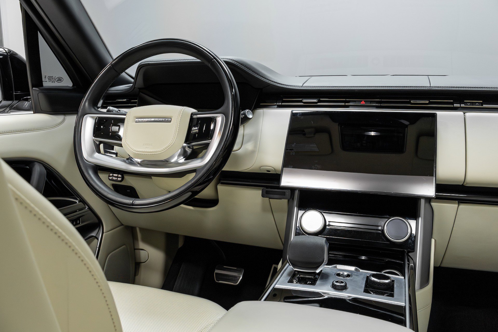 Used 2023 Land Rover Range Rover Long Wheelbase Autobiography image 31