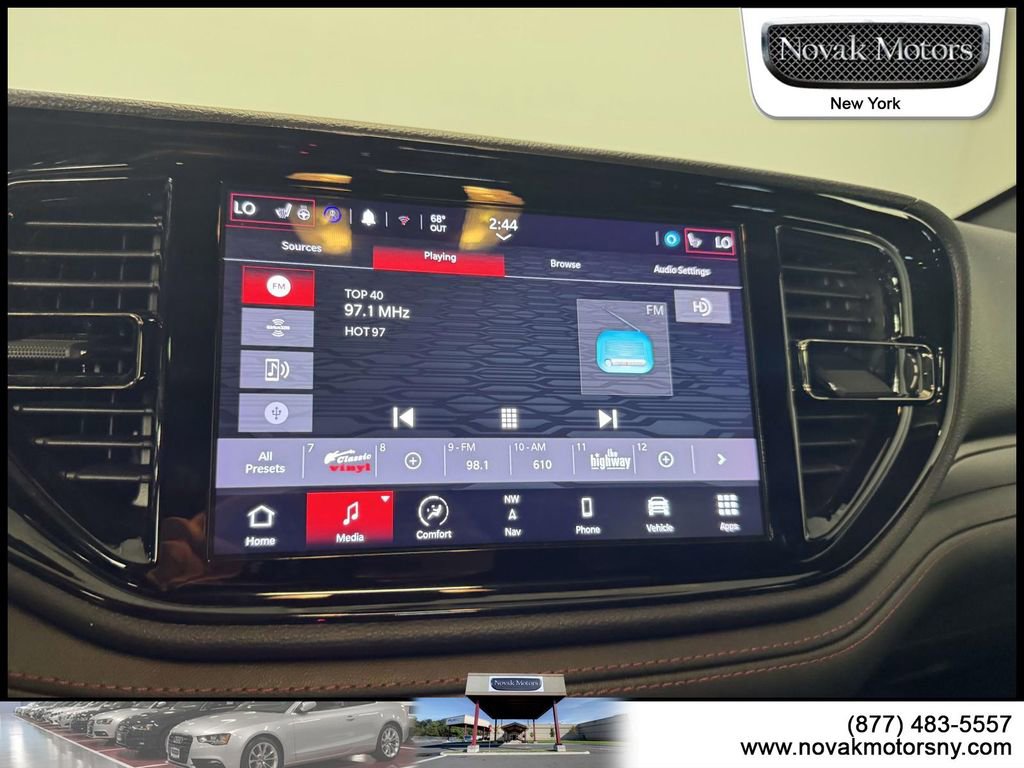 Used 2022 Dodge Durango R/T w/ Blacktop Package AWD/4WD image 22