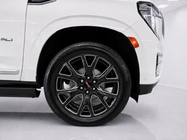 Used 2023 GMC Yukon Denali w/ Advanced Technology Package AWD/4WD image 11