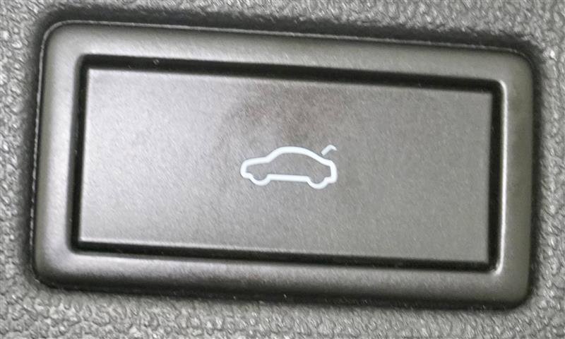 Used 2018 Volkswagen Tiguan SEL image 53