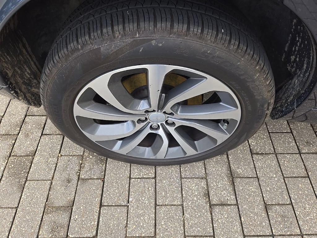 Certified 2025 Land Rover Discovery Sport S AWD/4WD image 12