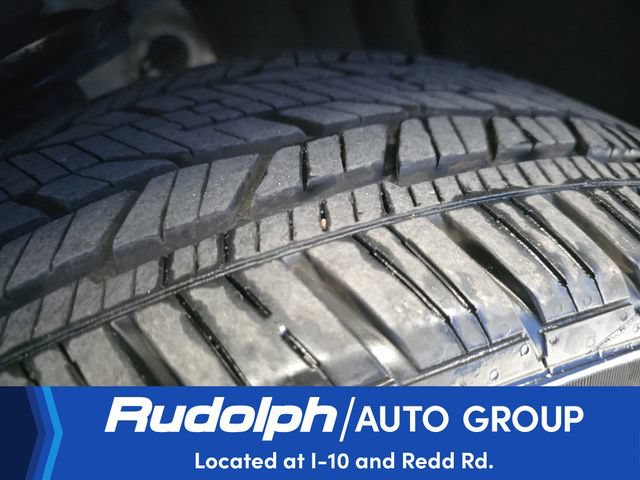 Used 2025 Chevrolet Traverse RS FWD image 28
