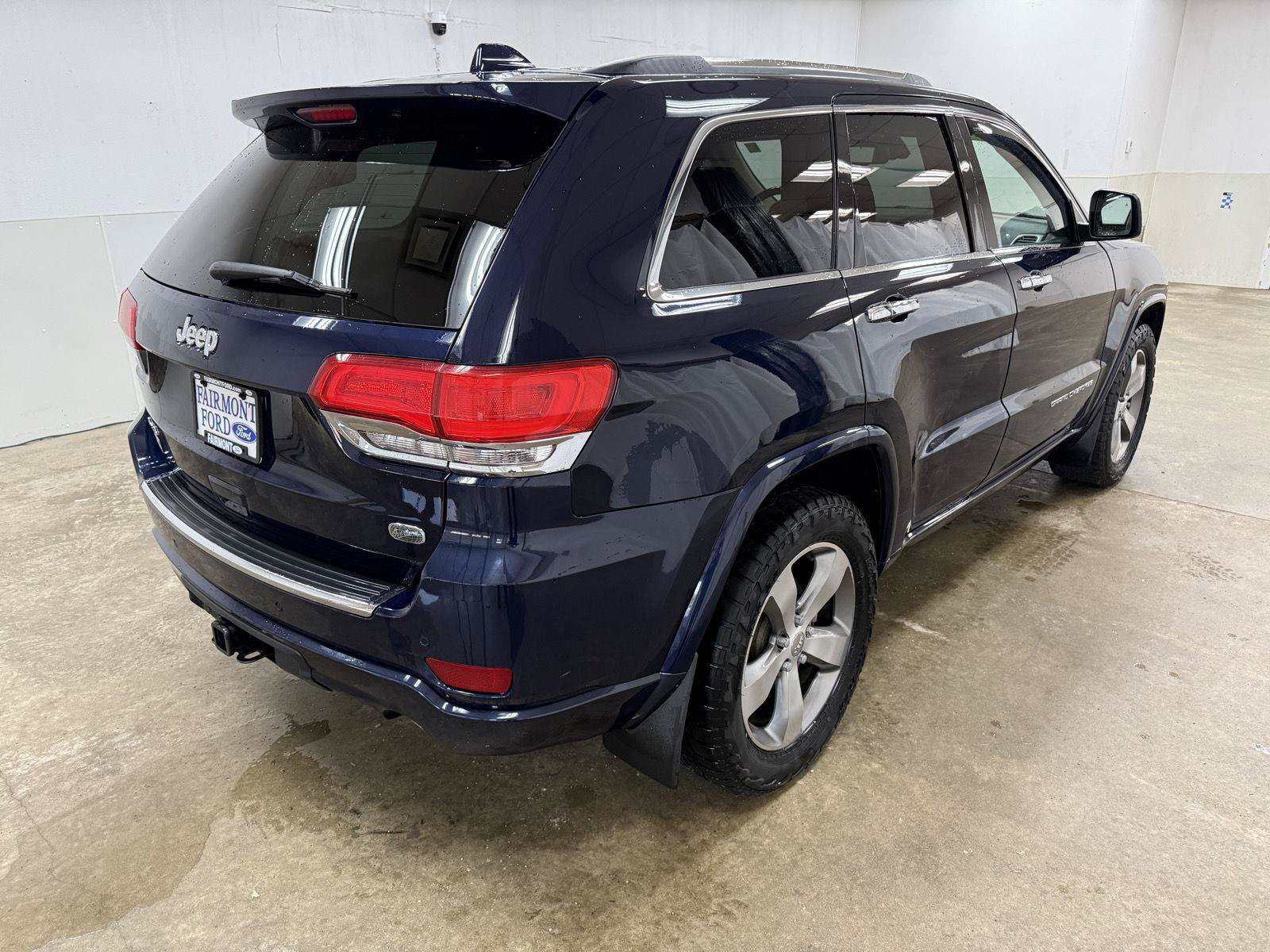 Used 2014 Jeep Grand Cherokee Overland w/ Advanced Technology Group AWD/4WD image 7