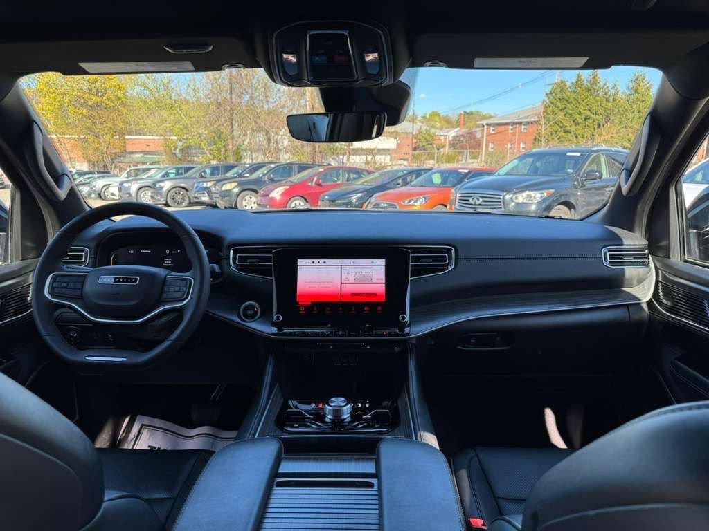 Used 2023 Jeep Wagoneer Series III w/ Convenience Group I AWD/4WD image 25