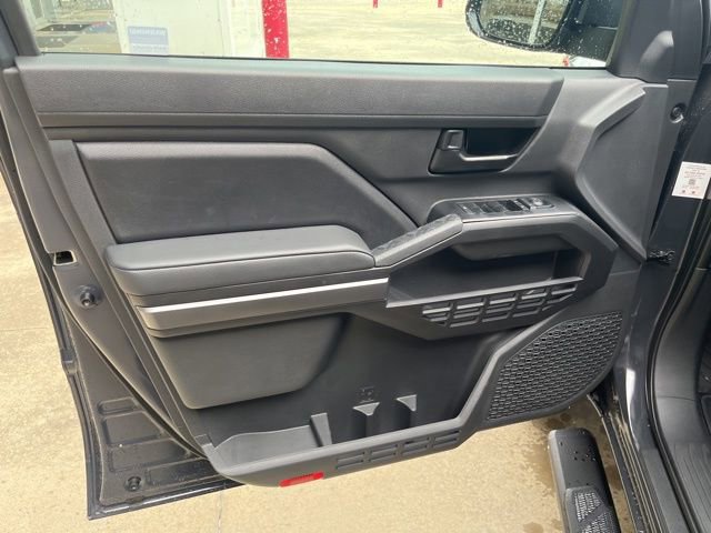 Used 2025 Toyota Tacoma SR5 image 39