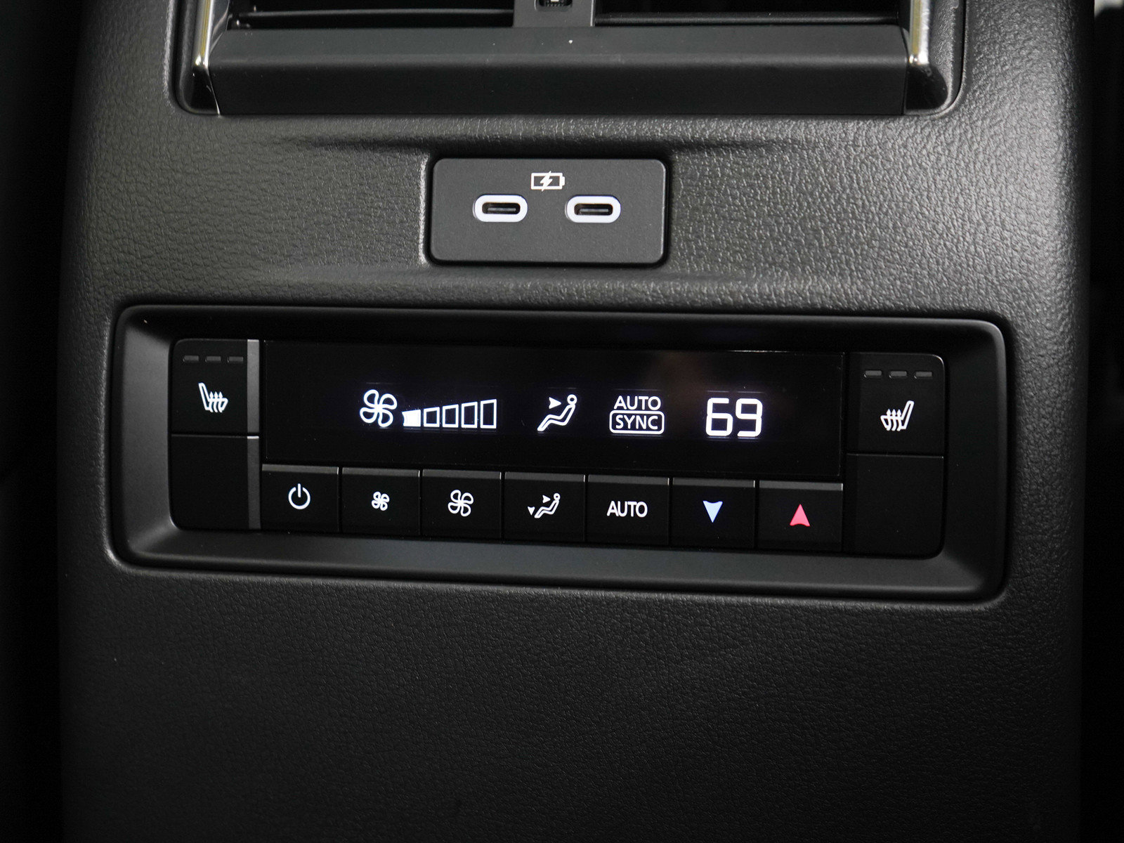 Certified 2024 MAZDA CX-90 Plug-In Hybrid w/ Premium Plus AWD/4WD image 17