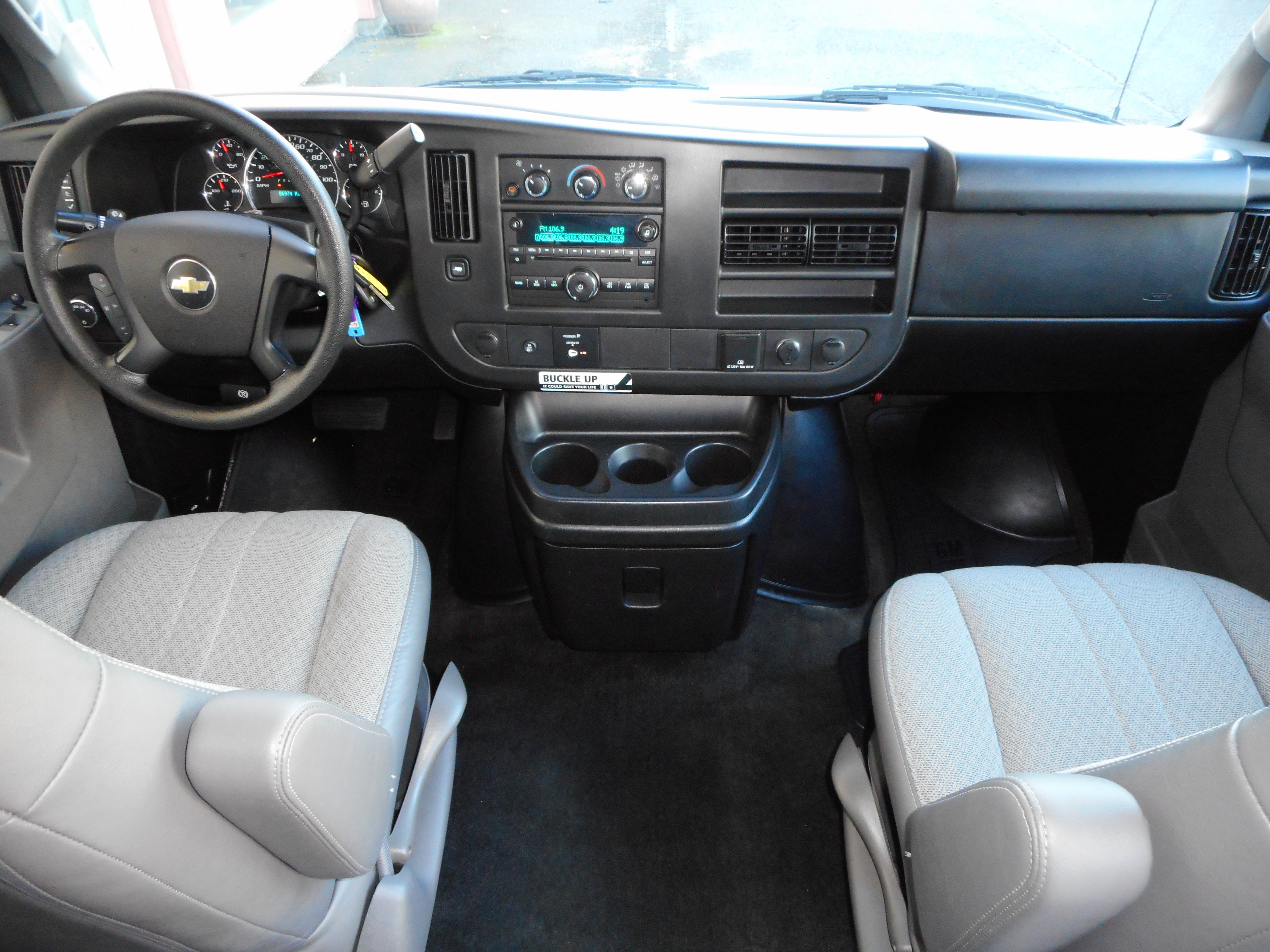 Used 2016 Chevrolet Express 3500 LT w/ LT Preferred Equipment Group RWD image 23