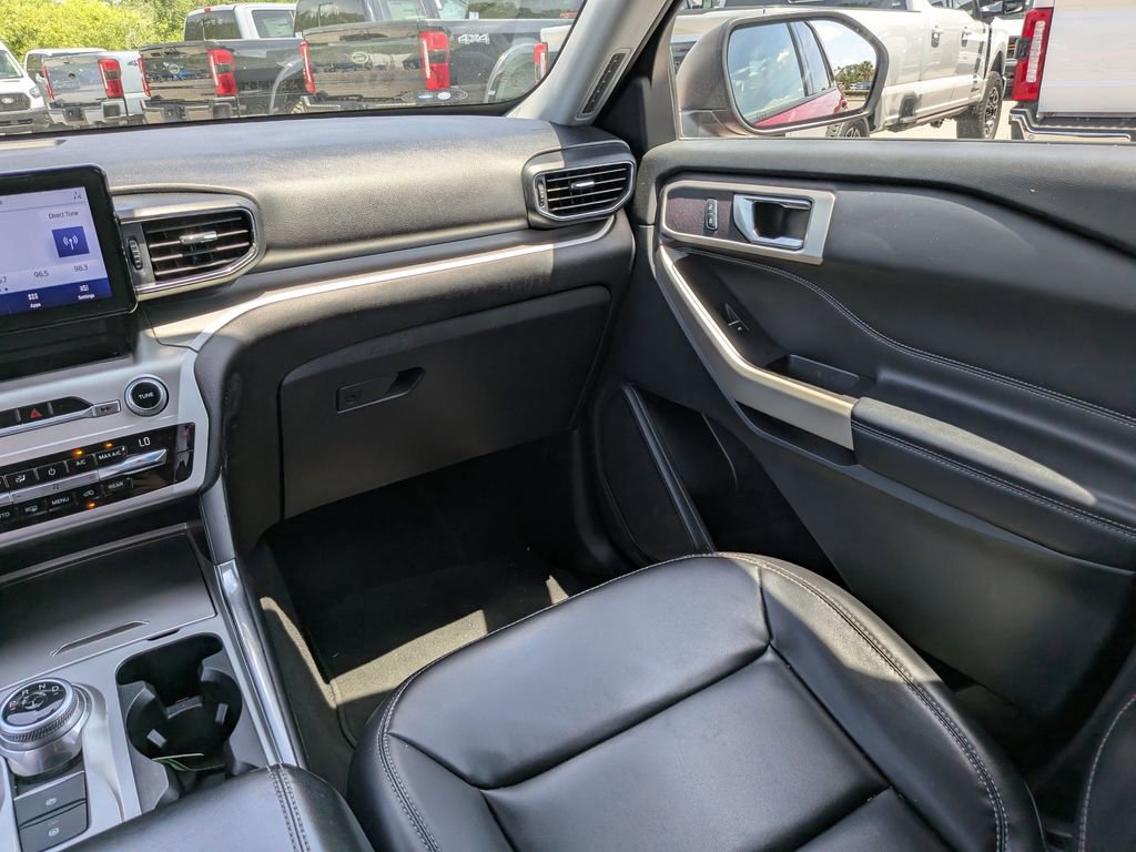 Used 2021 Ford Explorer XLT w/ Equipment Group 202A image 16