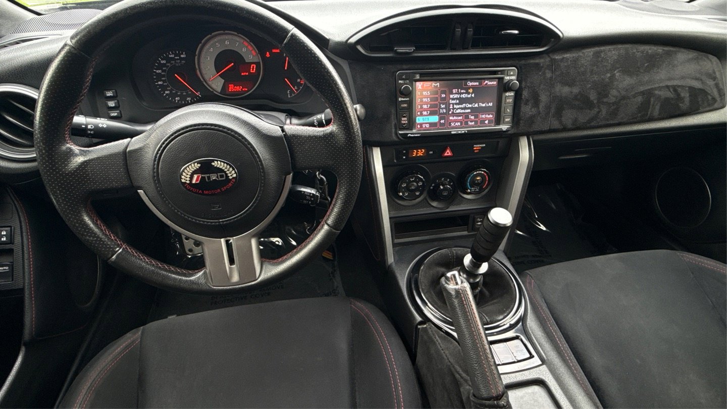 Used 2014 Scion FR-S RWD image 22