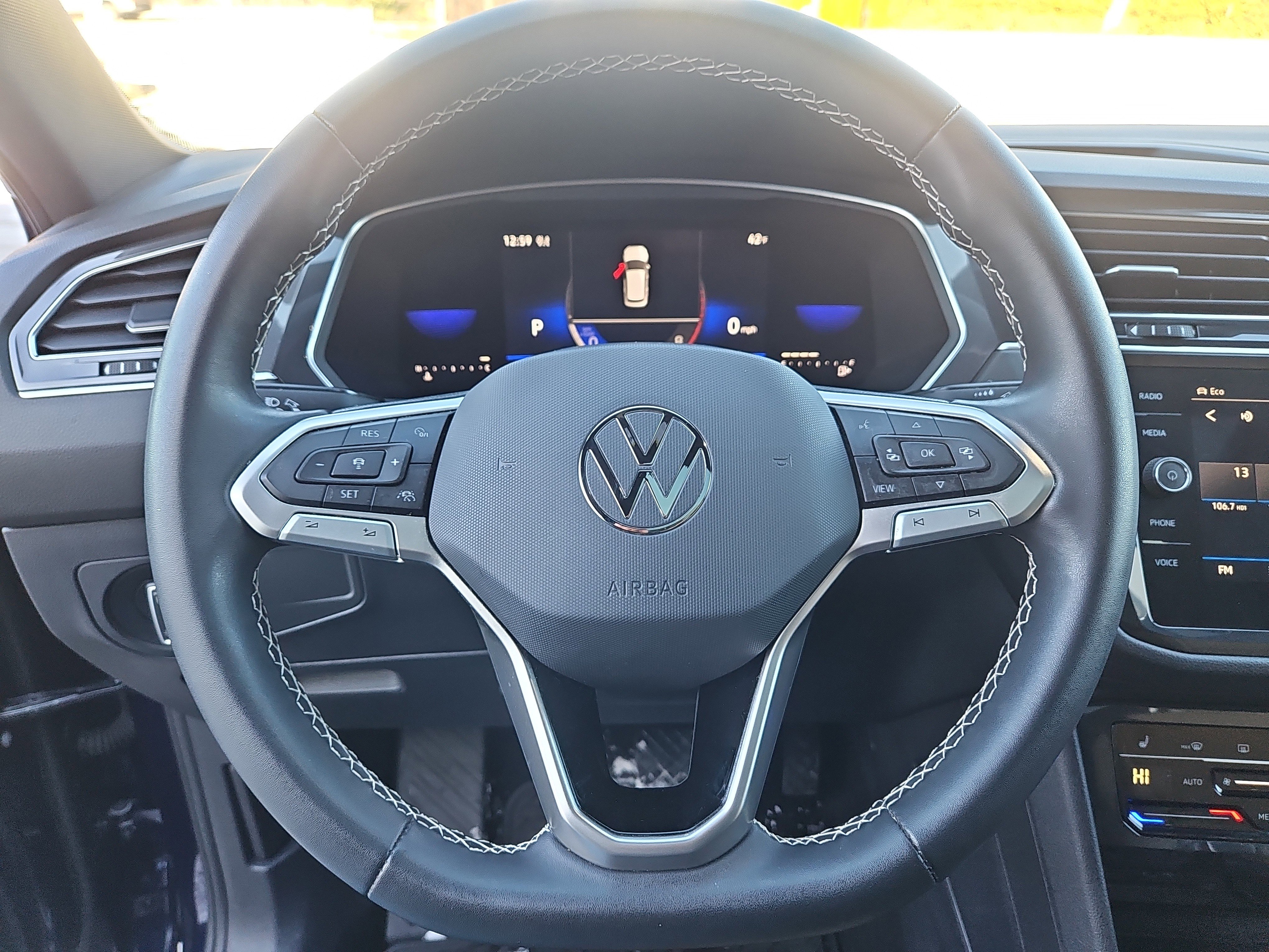 Certified 2022 Volkswagen Tiguan SE w/ Panoramic Sunroof Package image 21