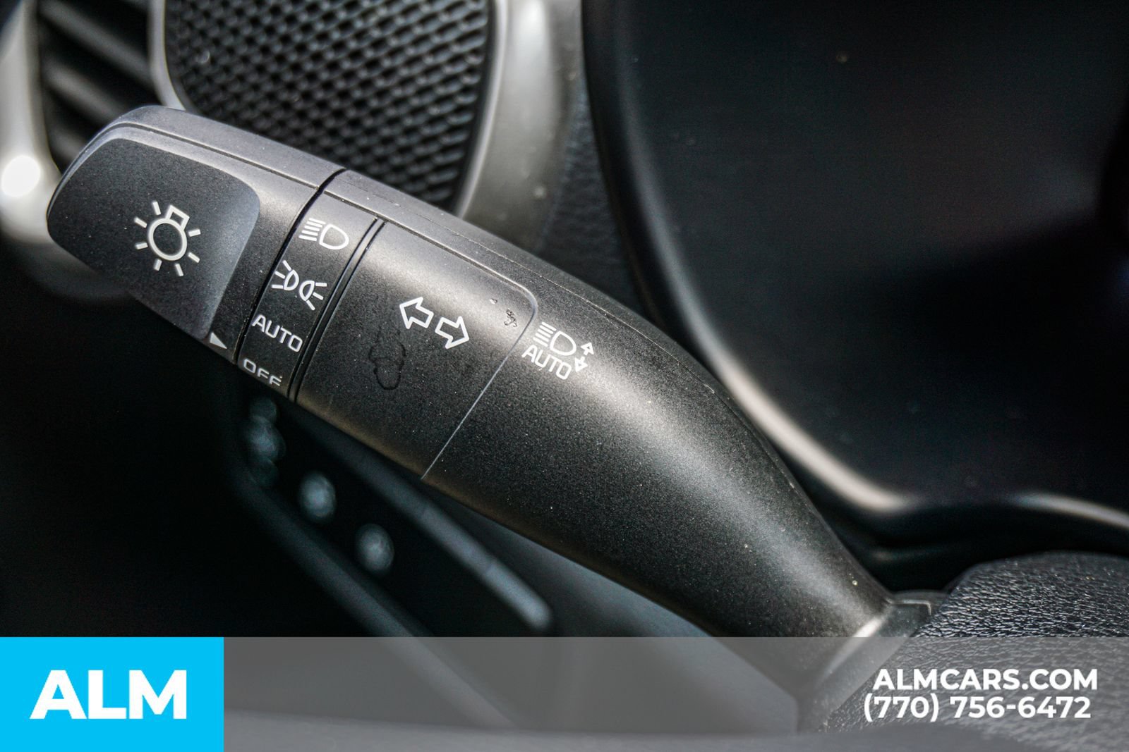 Used 2025 Kia Soul LX w/ LX Technology Package FWD image 32
