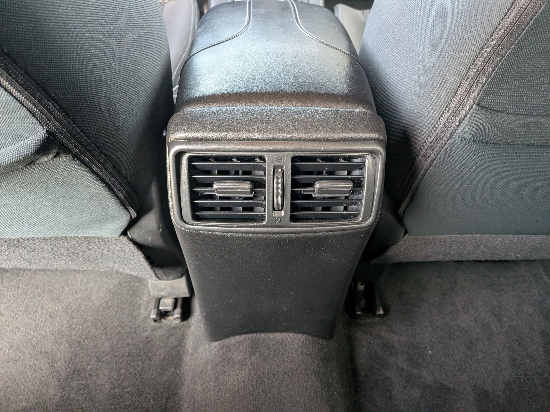 Used 2020 Nissan Rogue S w/ Special Edition Package image 27