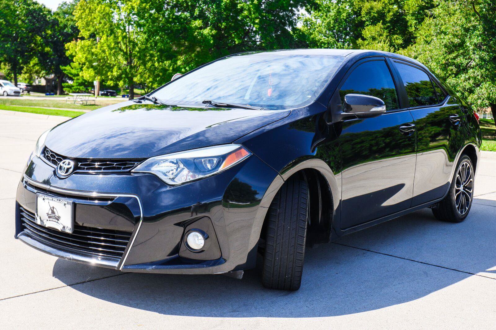Used 2015 Toyota Corolla S Premium FWD image 3