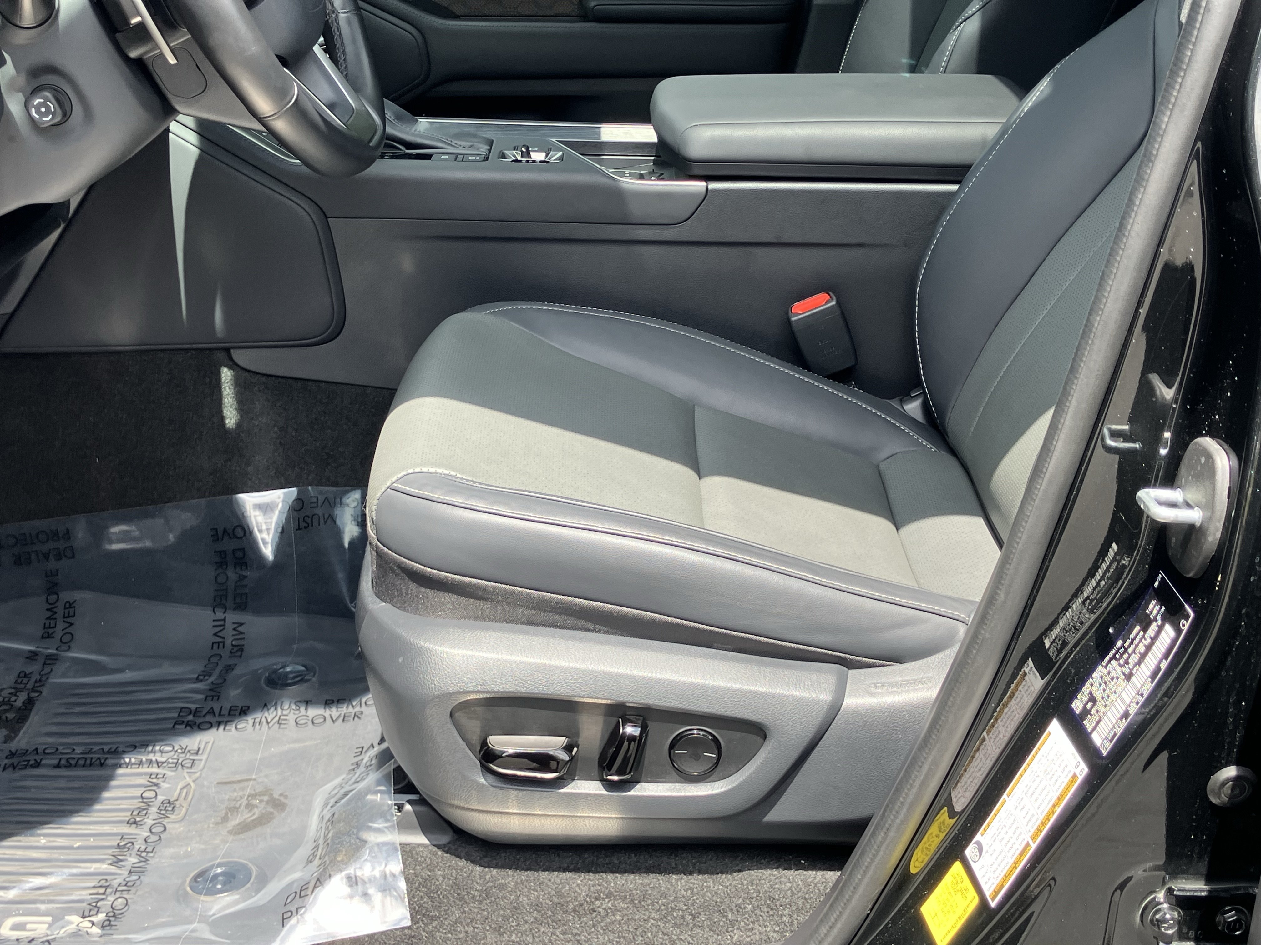 Used 2024 Lexus GX 550 w/ Cold Area Package AWD/4WD image 17