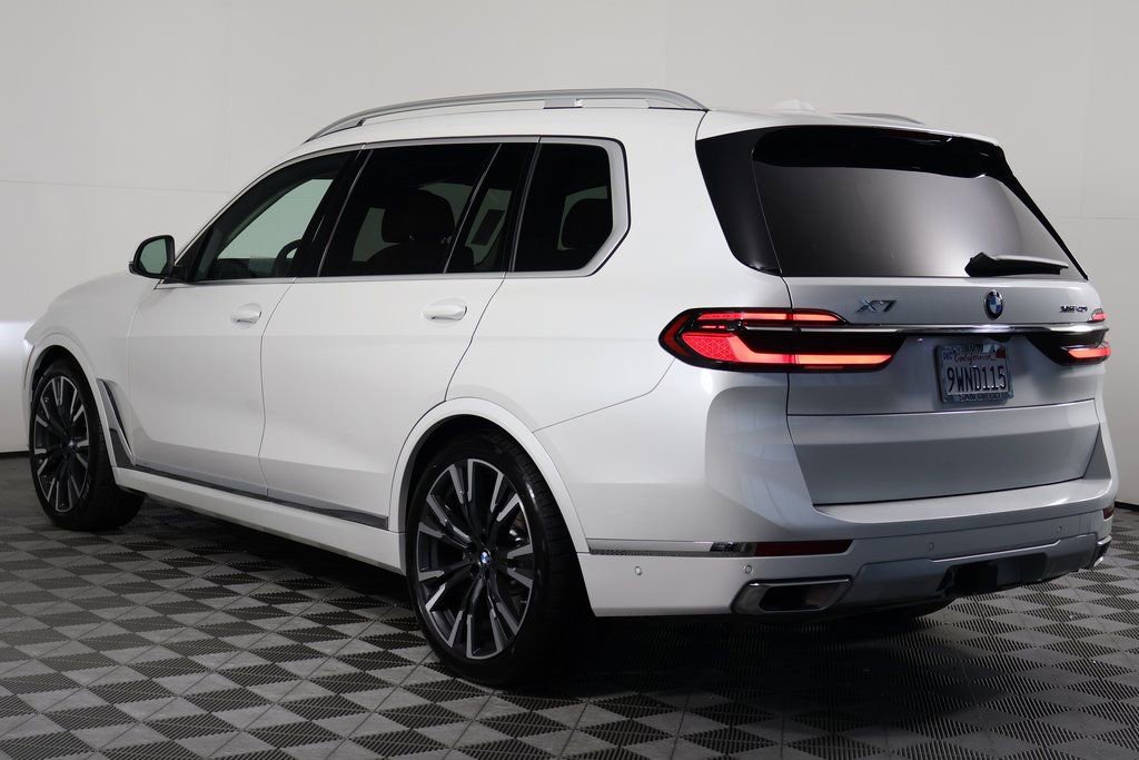 Used 2026 BMW X7 xDrive40i w/ Premium Package image 6