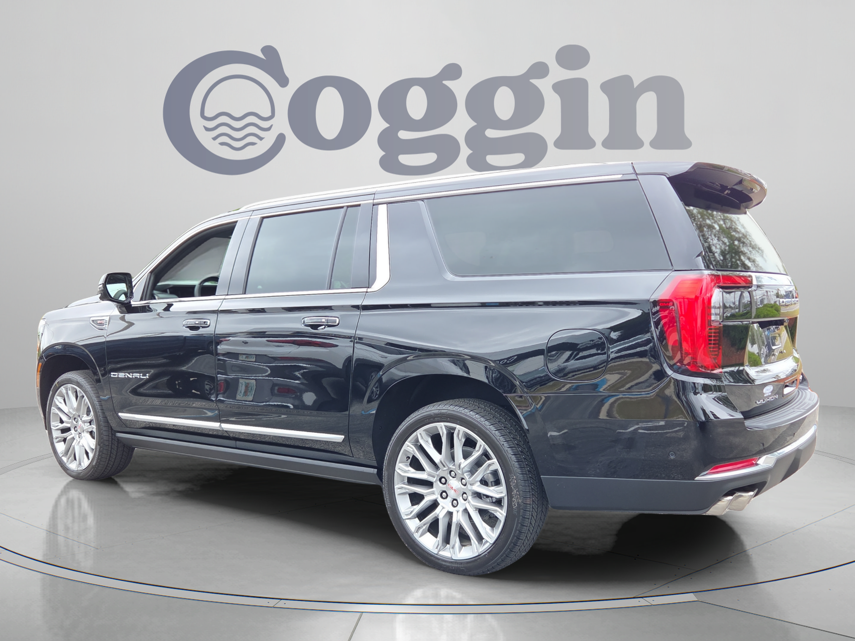 New 2026 GMC Yukon XL Denali w/ Denali Reserve Package AWD/4WD image 3