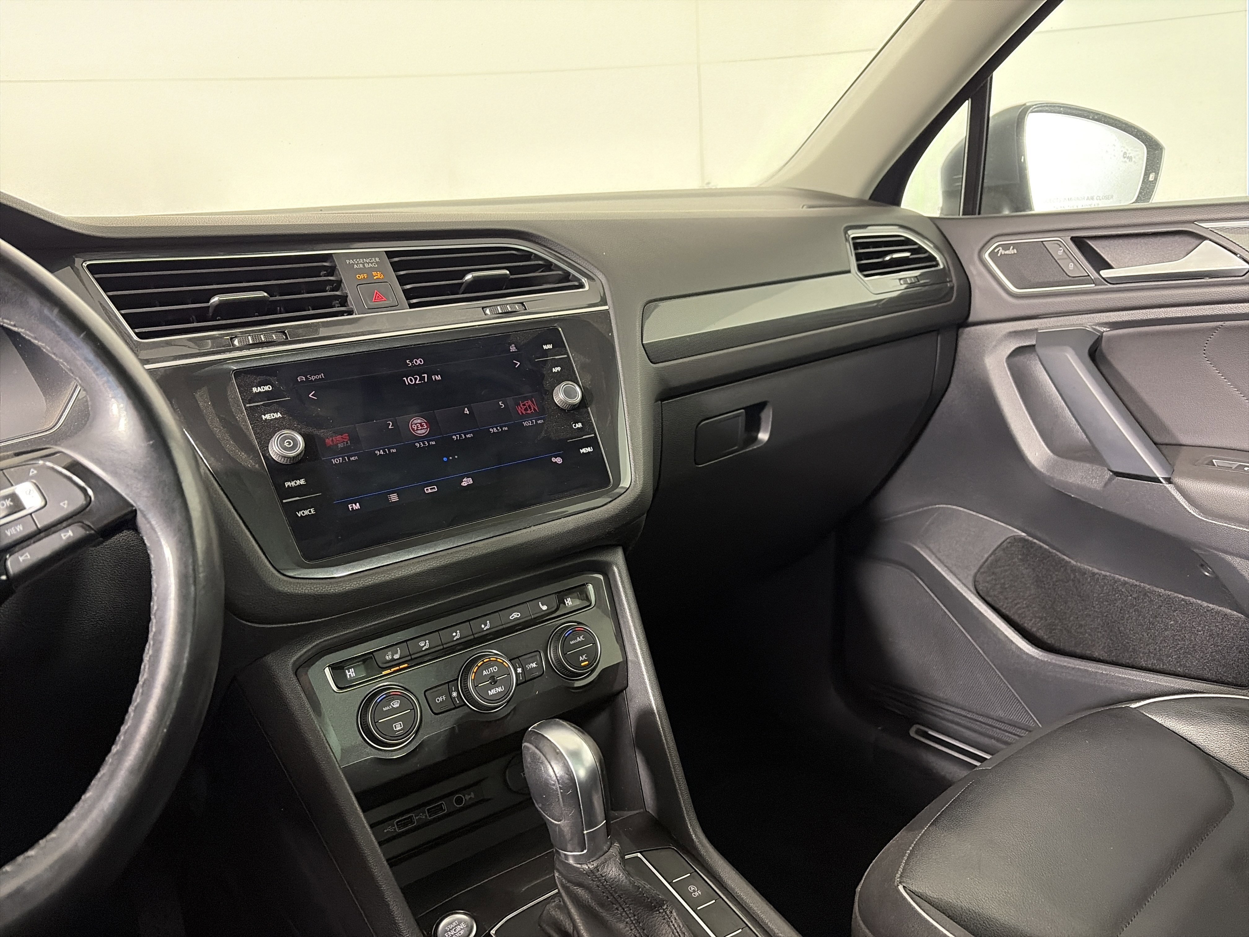 Used 2019 Volkswagen Tiguan SEL Premium image 26