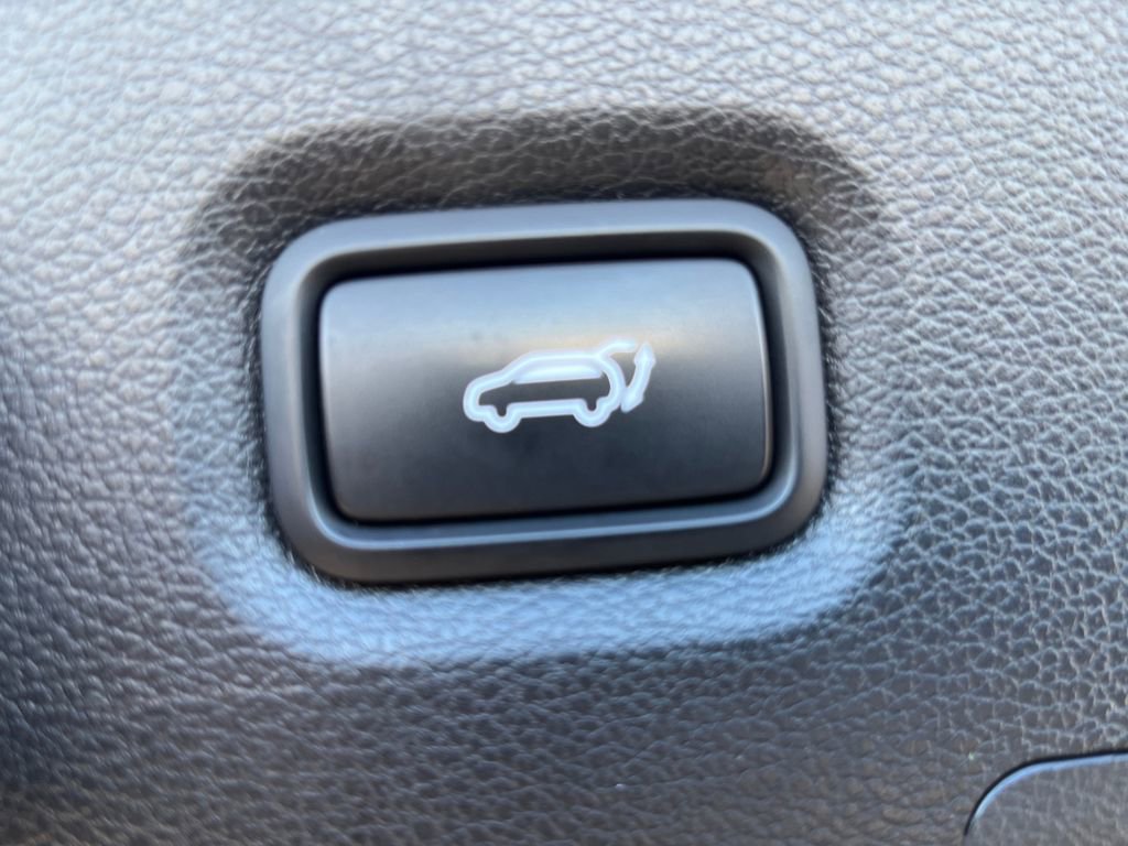 Used 2020 Hyundai Santa Fe Limited image 36