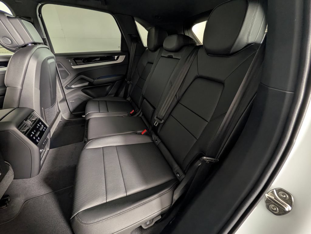 New 2026 Porsche Cayenne AWD/4WD image 24
