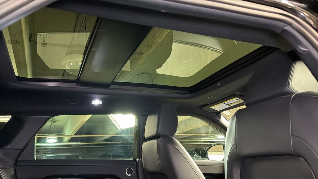 Used 2024 Land Rover Range Rover Evoque Dynamic SE image 14