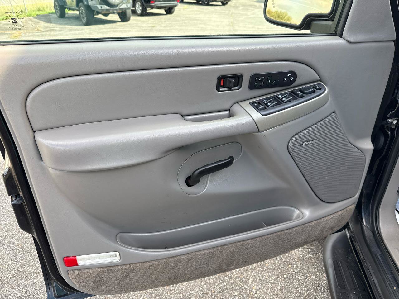 Used 2004 Chevrolet Suburban 2500 LT w/ Preferred Equipment Group AWD/4WD image 13