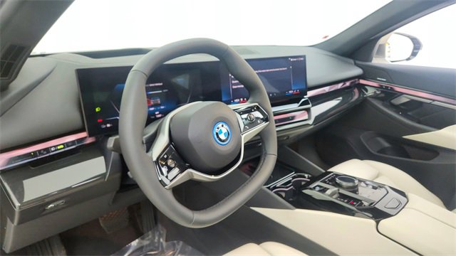 Used 2025 BMW i5 xDrive40 image 20