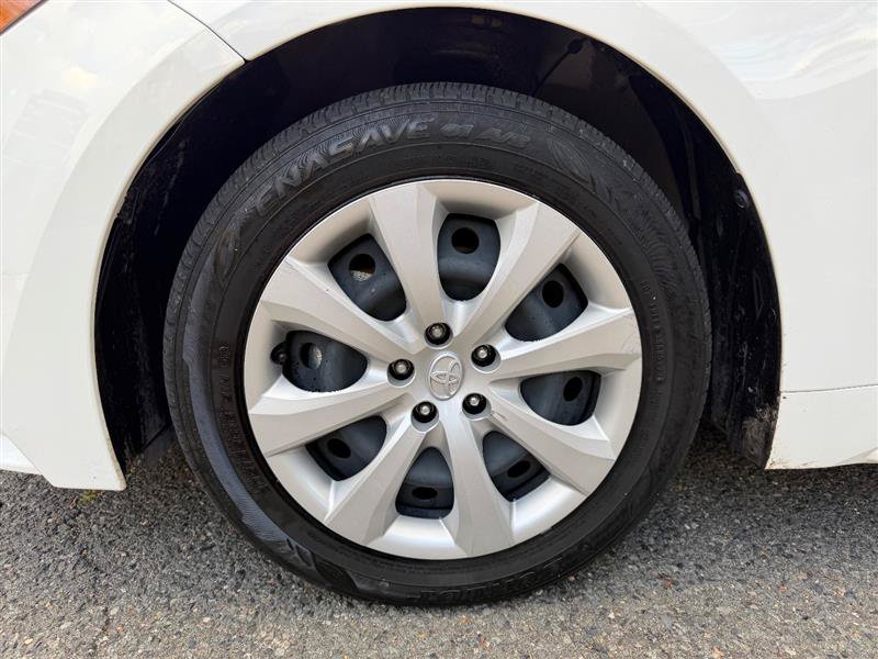 Used 2025 Toyota Corolla LE FWD image 15