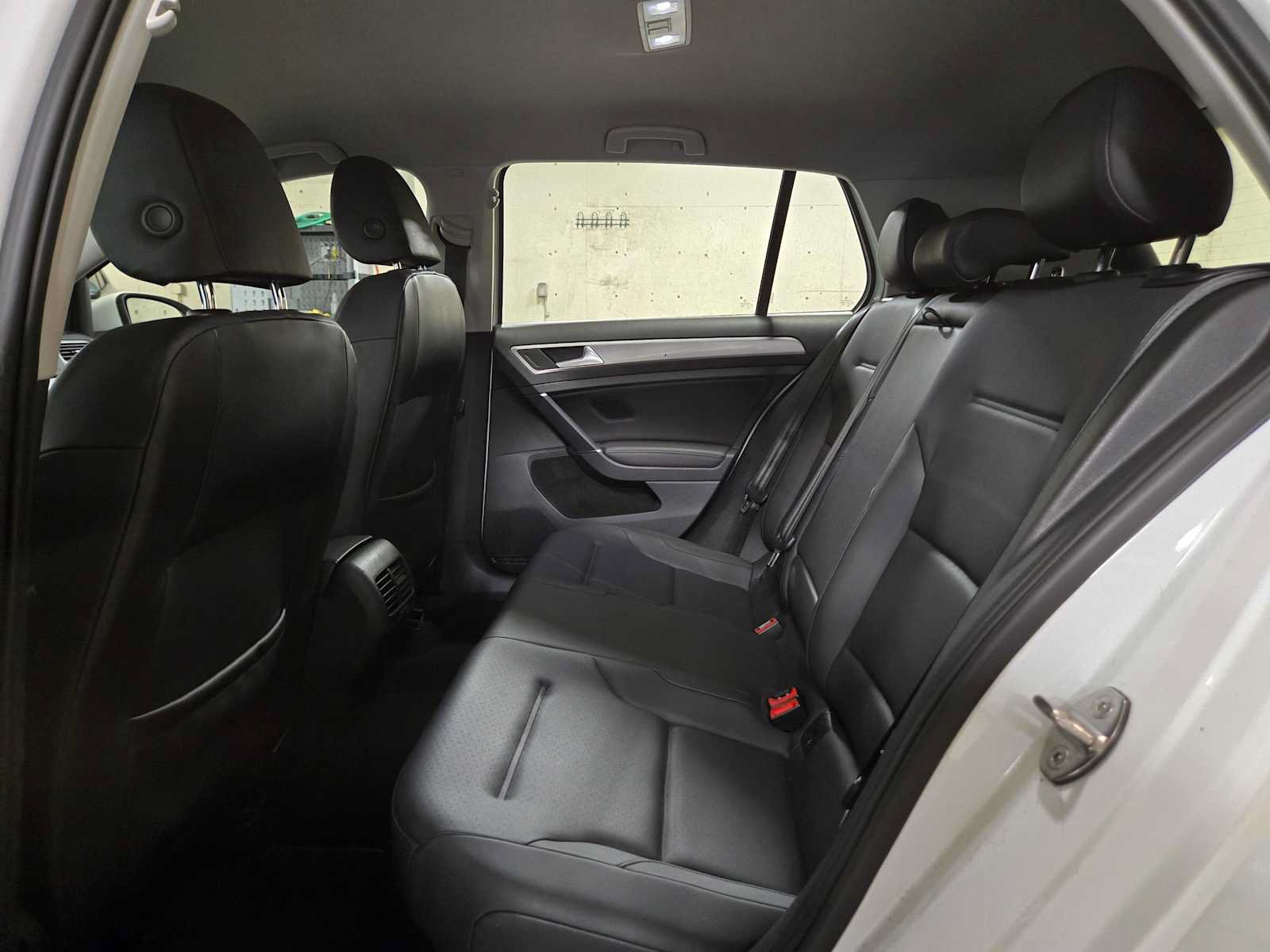 Used 2015 Volkswagen e-Golf SEL Premium FWD image 15