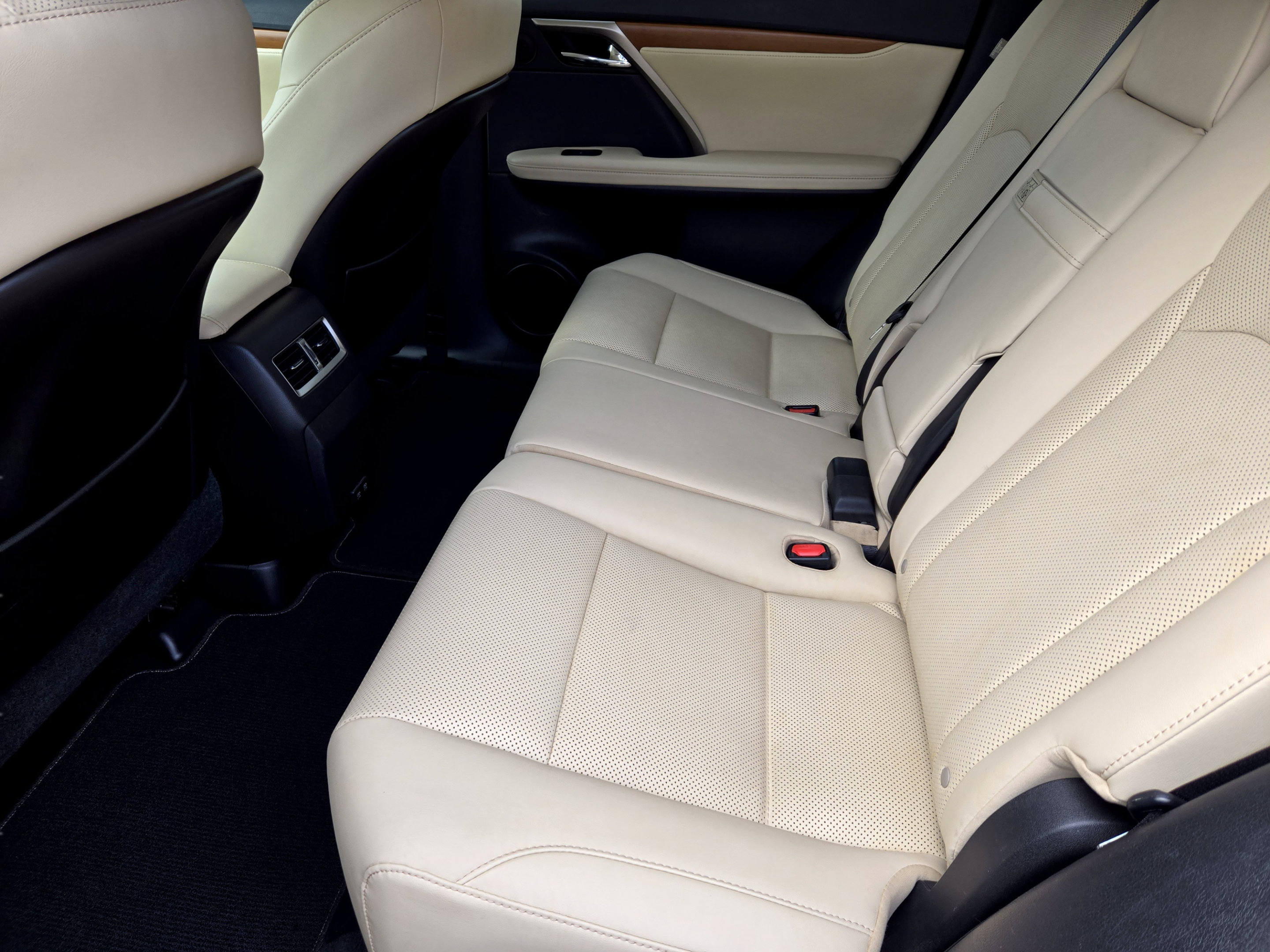 Certified 2022 Lexus RX 350 FWD w/ Premium Package image 31
