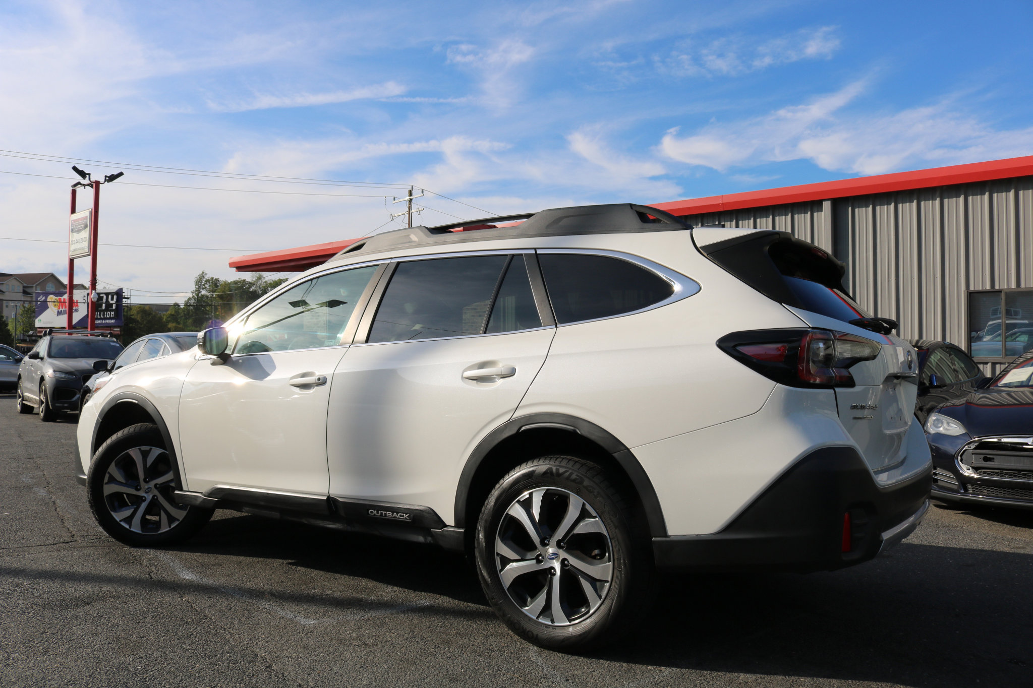 Used 2020 Subaru Outback Limited image 7