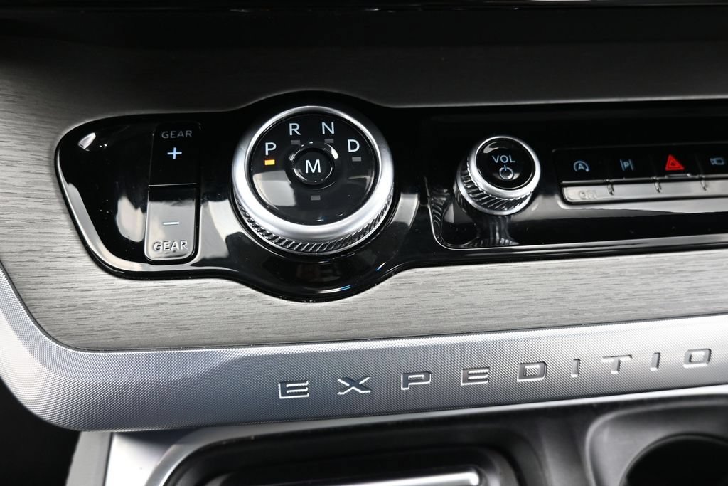 Used 2025 Ford Expedition Max Platinum AWD/4WD image 18