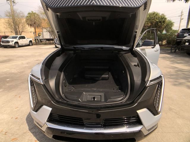 New 2025 Cadillac Escalade IQ Luxury 2 image 18