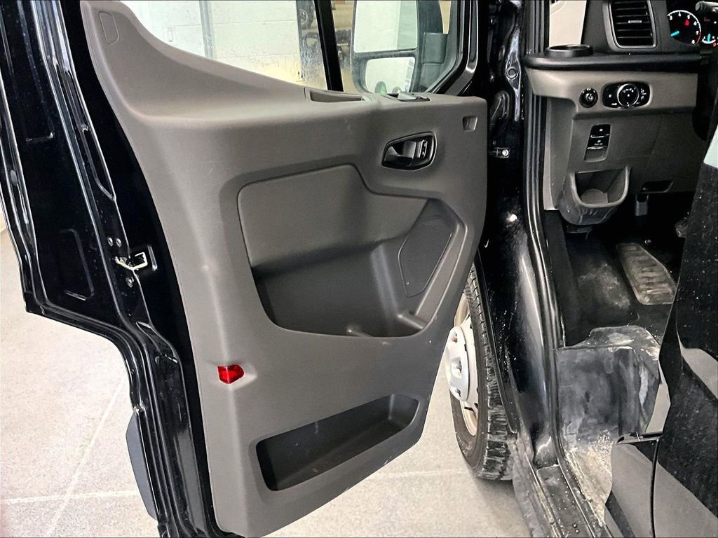Used 2024 Ford Transit 350 XLT image 9