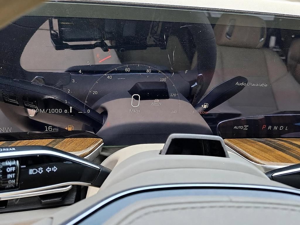 New 2026 Cadillac Escalade ESV Platinum Luxury AWD/4WD image 17