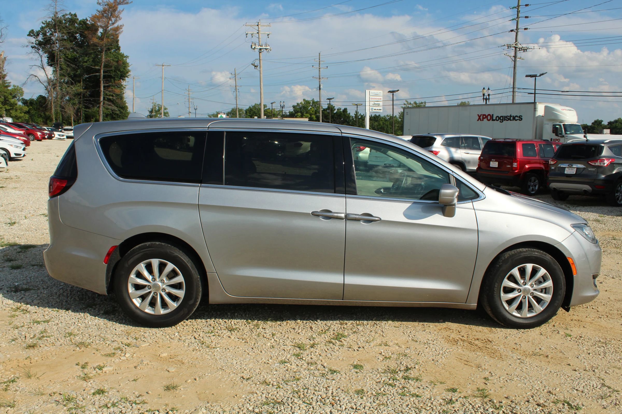 Used 2019 Chrysler Pacifica Touring Plus image 6