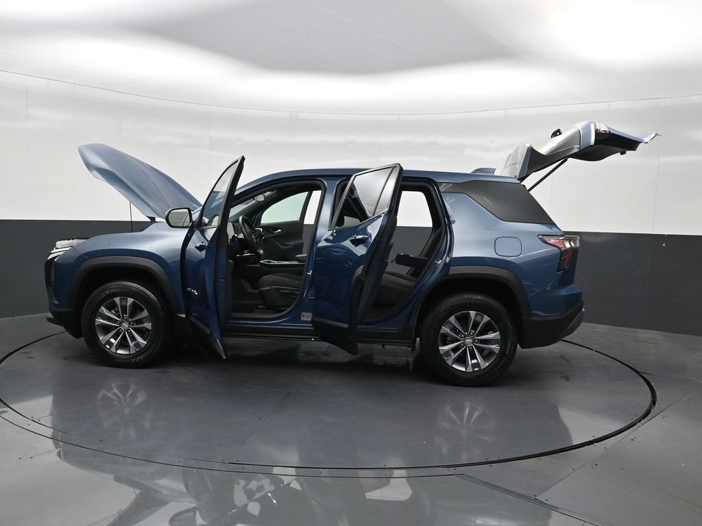 Used 2025 Chevrolet Equinox LT FWD image 33