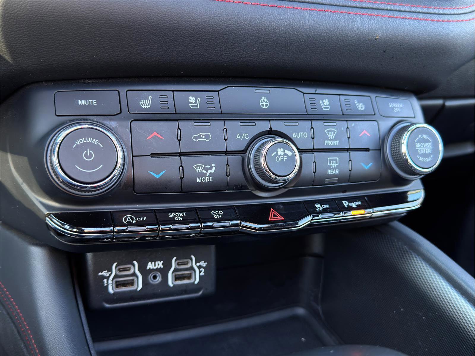 Used 2024 Dodge Durango GT image 15