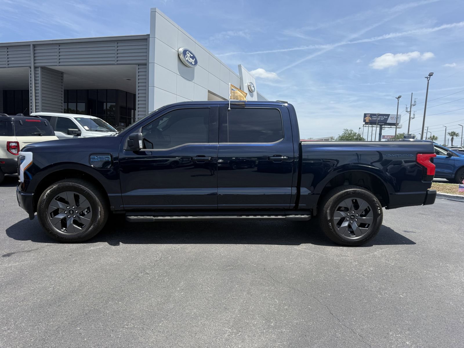 Certified 2025 Ford F150 Lightning Flash AWD/4WD image 7