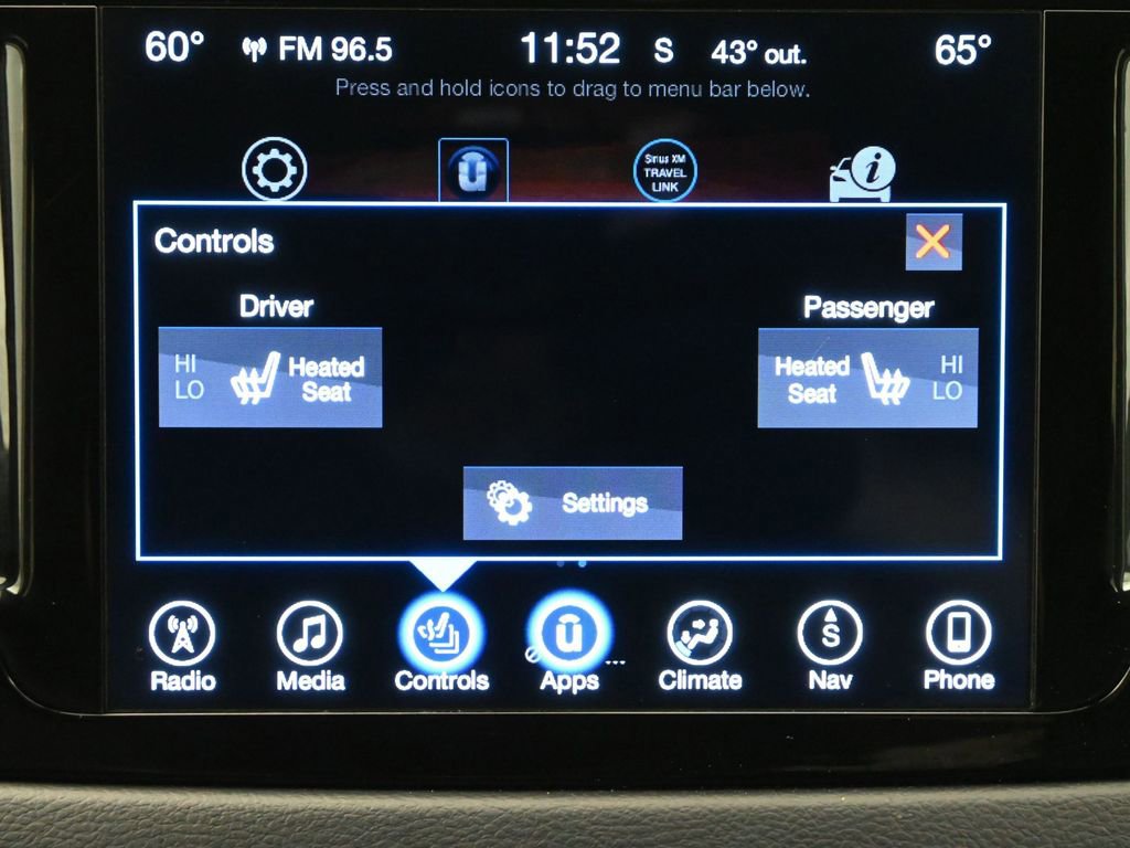 Used 2017 Chrysler Pacifica Touring-L w/ Tire & Wheel Group image 10