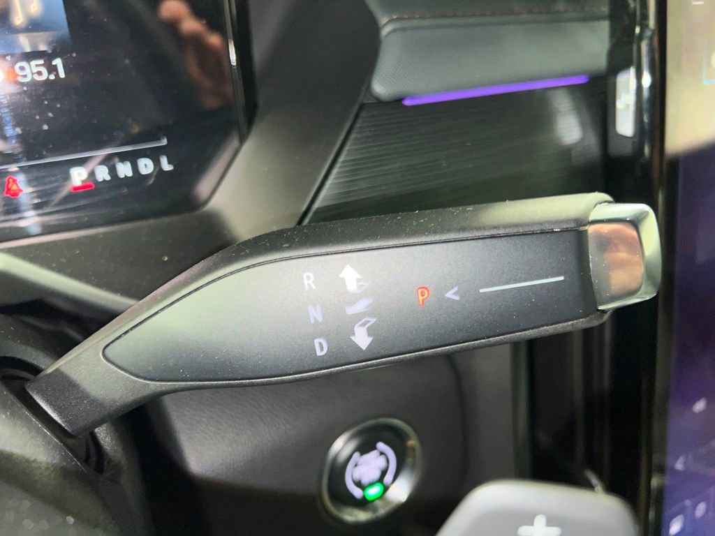 Certified 2025 GMC Acadia AT4 image 27