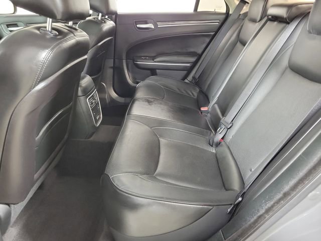 Used 2018 Chrysler 300 Limited RWD image 12