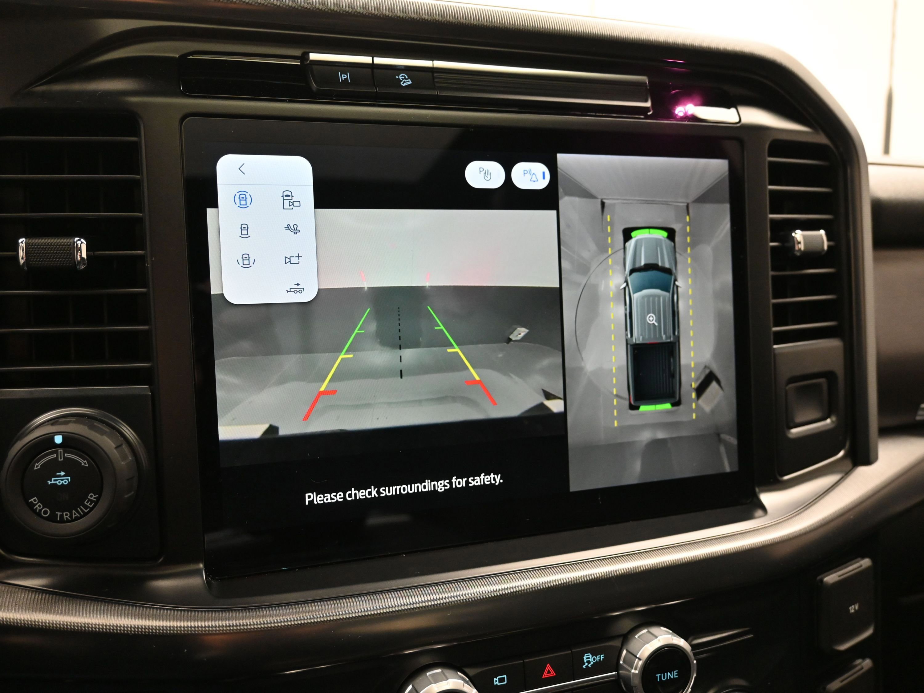 Used 2025 Ford F150 Platinum w/ Equipment Group 702A High image 32