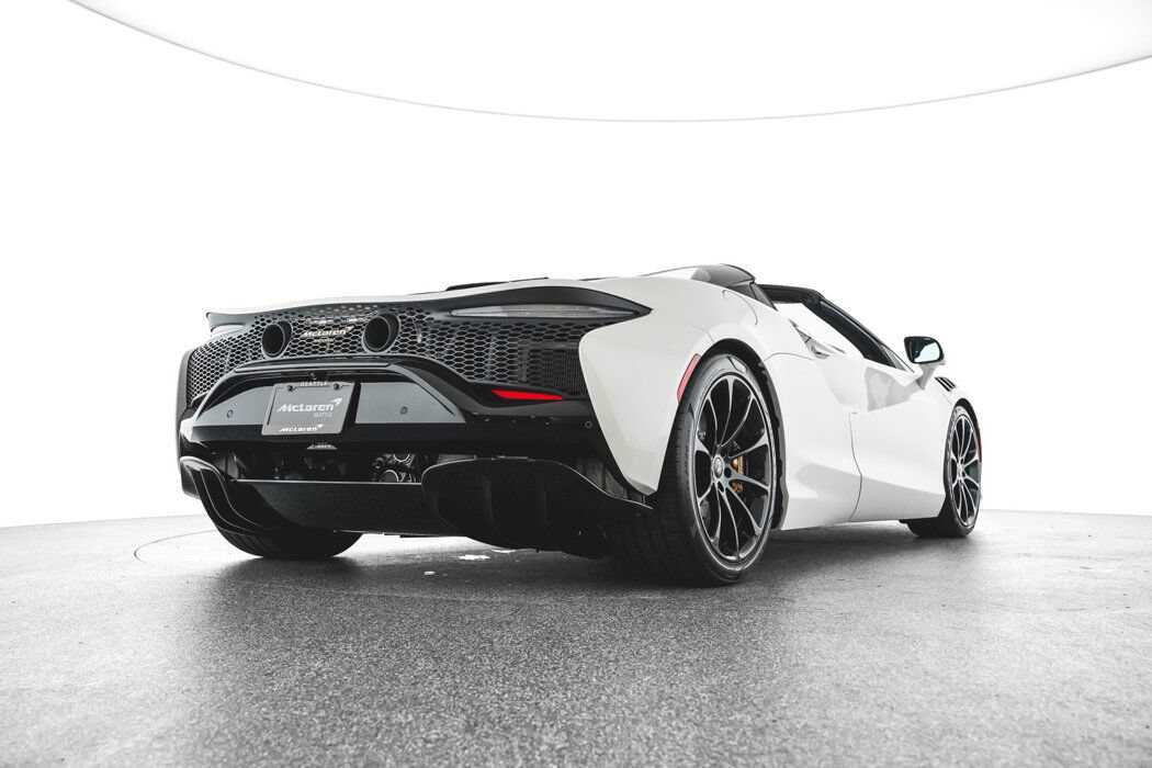 Used 2025 McLaren Artura Spider RWD image 42